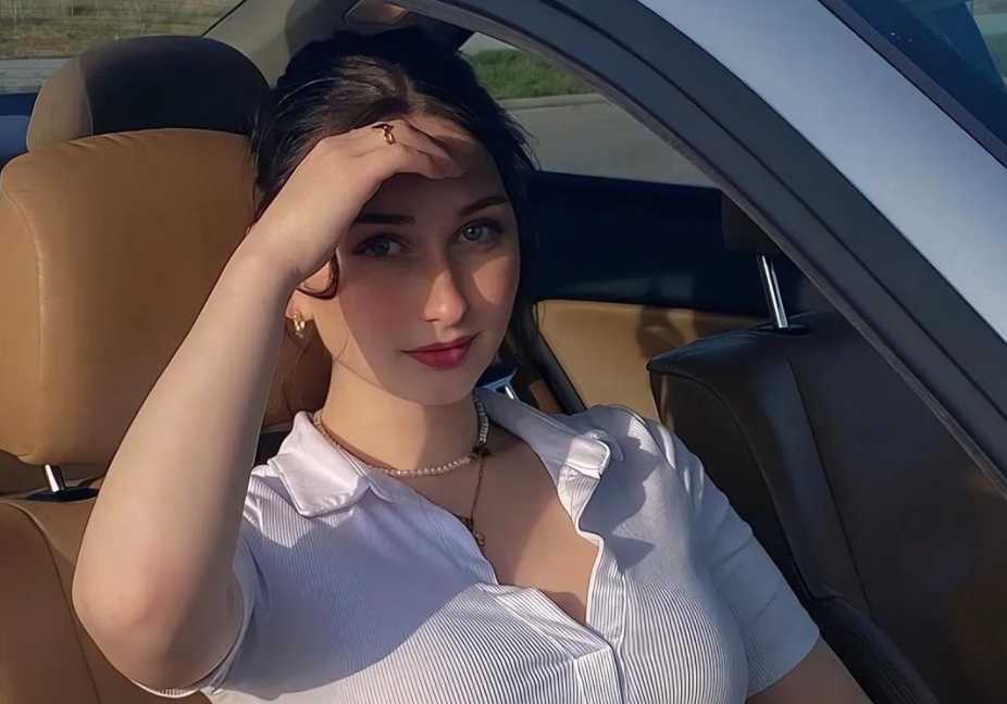 Garden of Delights: Amateur Model Amongst Blooms and Butterflies 170