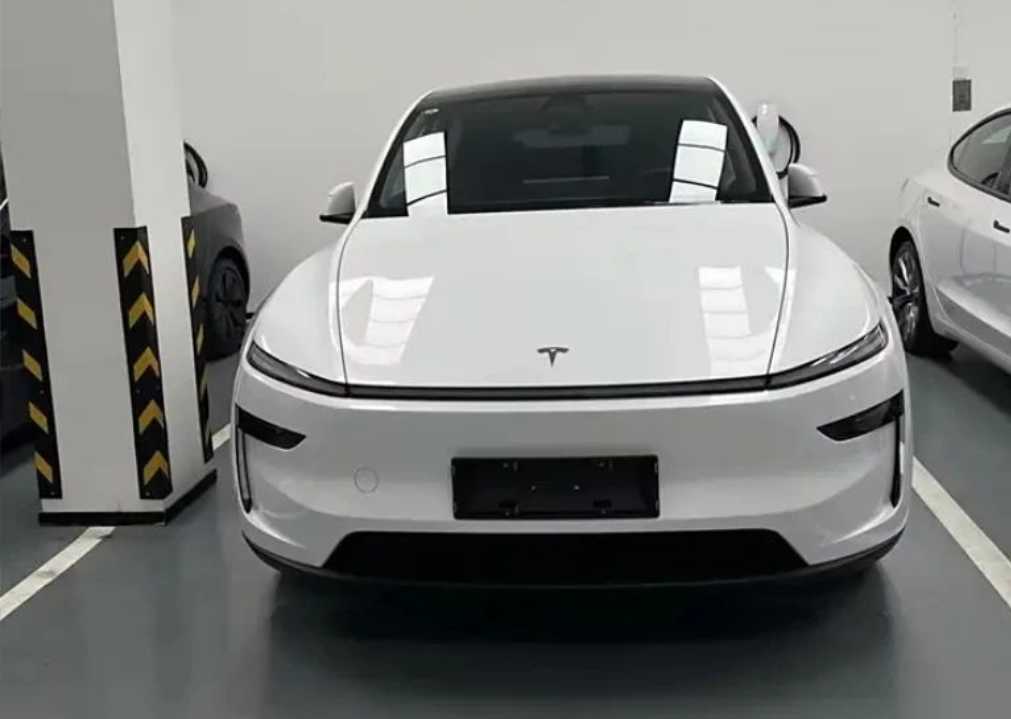 Tesla’s Refreshed Model Y: A Blend of Power, Range, and Stunning Design