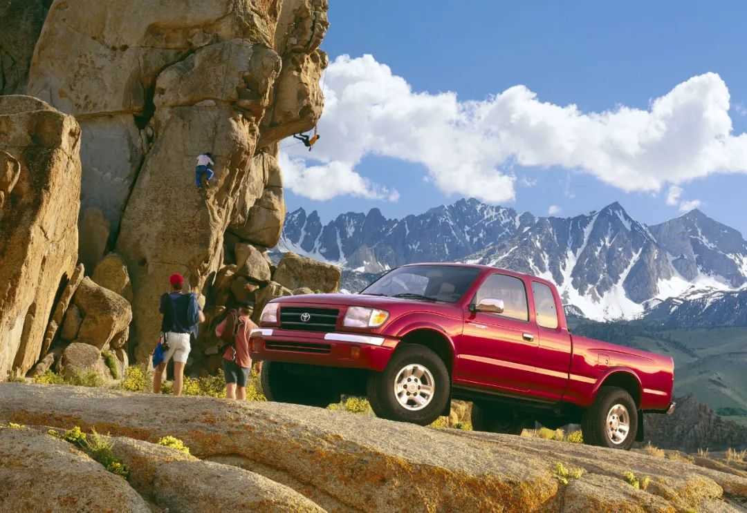 Toyota Tacoma Xtracab 4WD: A Versatile and Capable Pickup