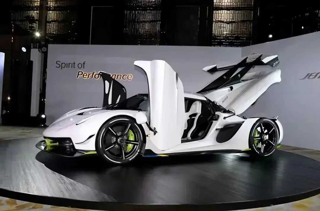 Bugatti Chiron Super Sport 300+: The 2019 Speed Demon That Redefined Automotive Extremes